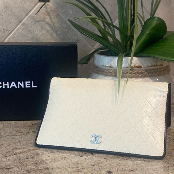 Chanel Quilted Bi-Color Ivory/Black Matelasse Long Wallet- Authentic - Picture 3 of 17